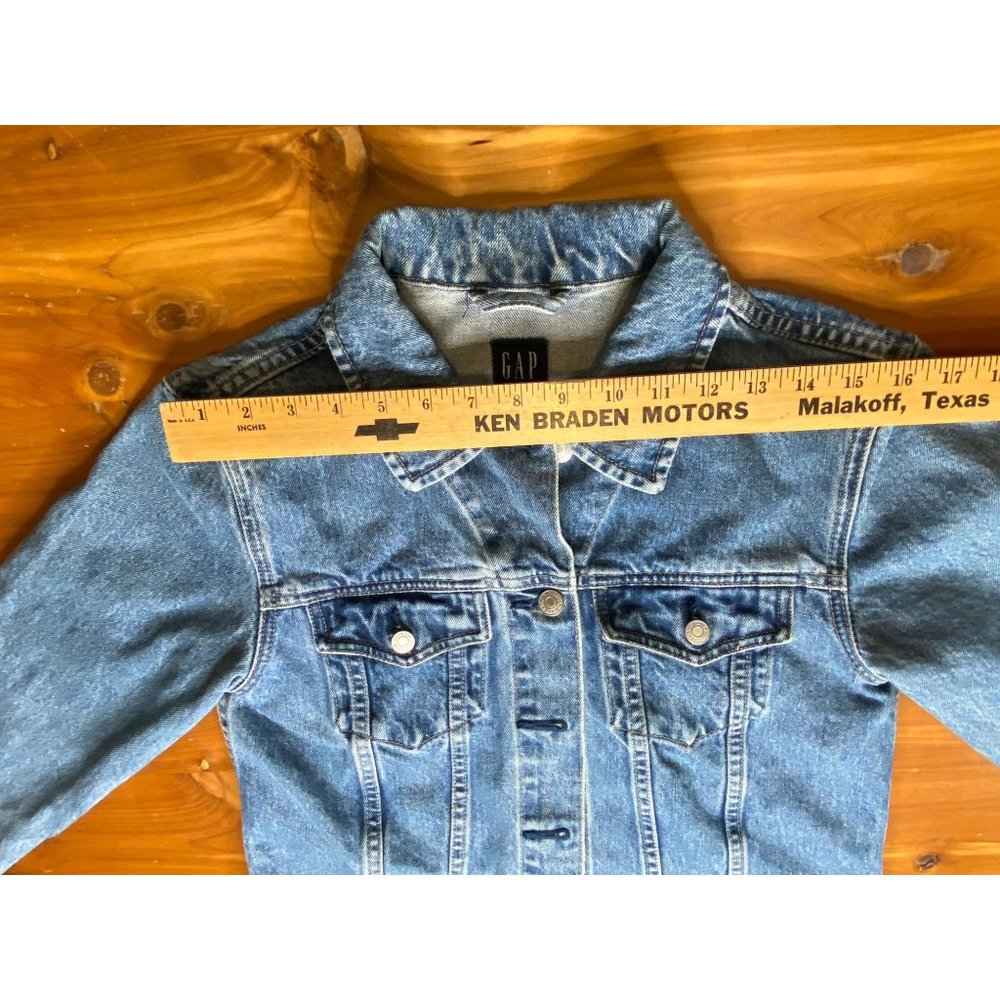 Gap Women's Blue Denim Jacket Size Medium Button Up Classic Look - Picture 5 of 10